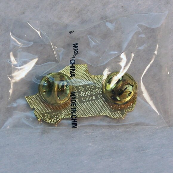 VTG Enameled Loins Club Lapel Pin - Picture 2 of 4